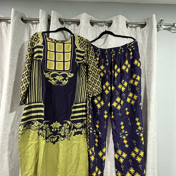 Kurti and palazzo set - Picture 2 of 3